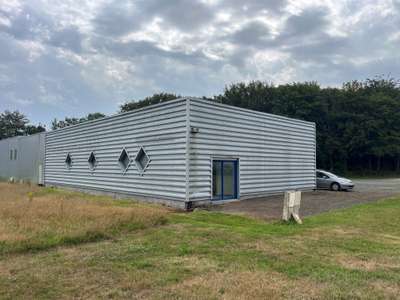 A louer local d'activité 240m² à Pleumeur-Bodou