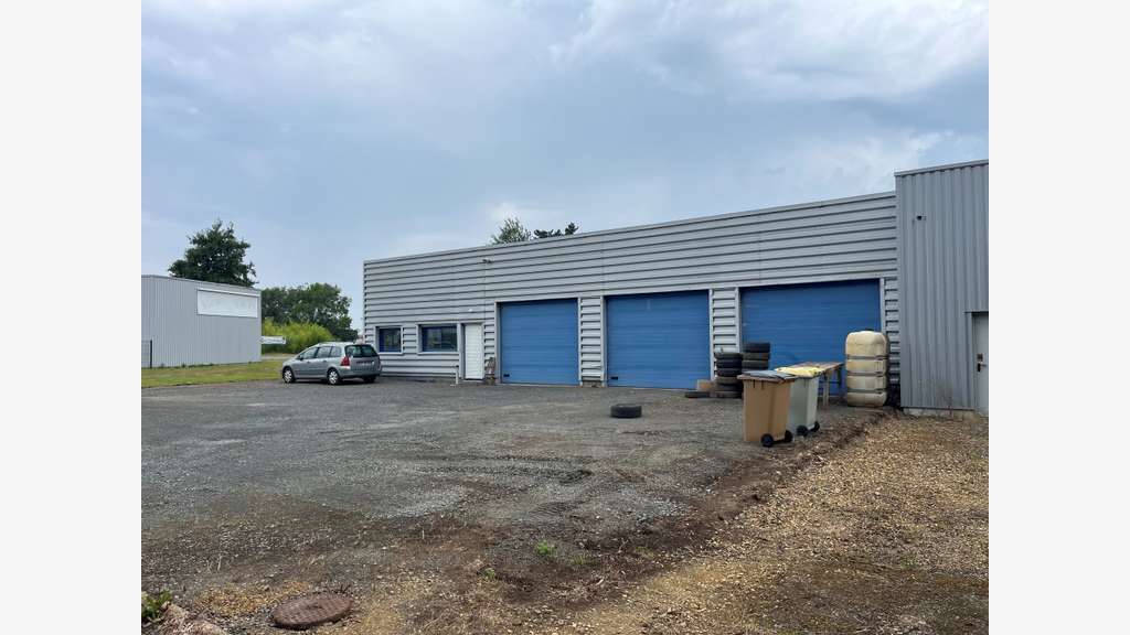 A louer local d'activité 240m² à Pleumeur-Bodou