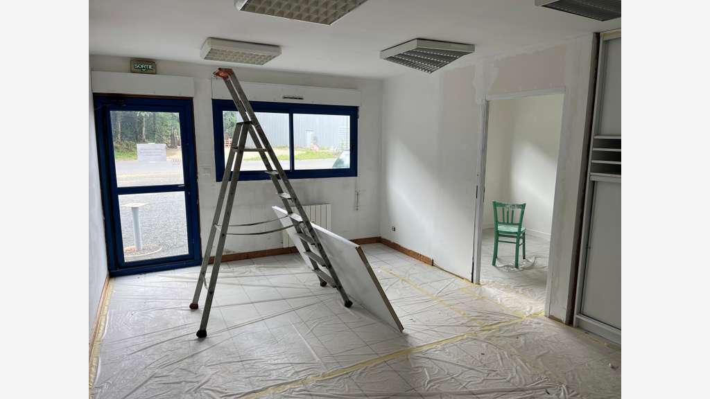 A louer local d'activité 240m² à Pleumeur-Bodou