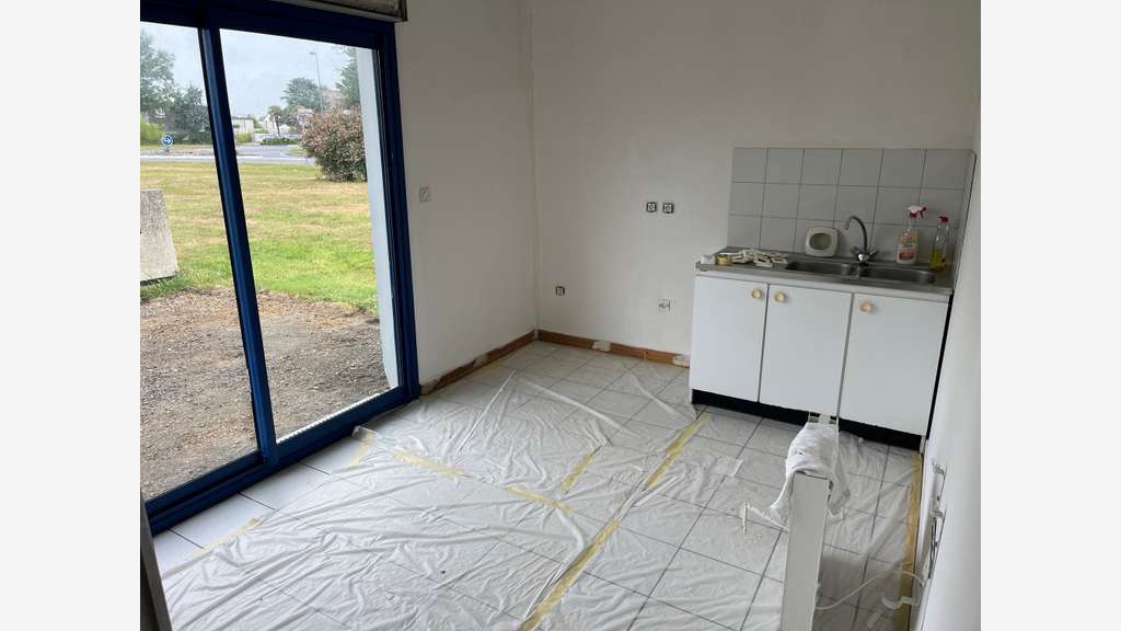 A louer local d'activité 240m² à Pleumeur-Bodou