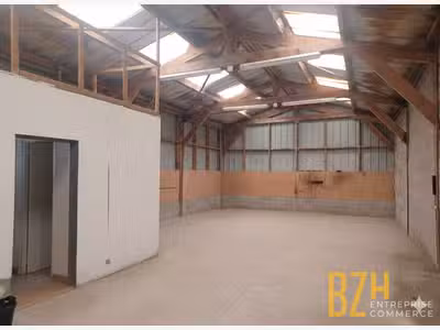 A LOUER - LOCAL D'ACTIVITE- 110 m² - PLOEMEUR