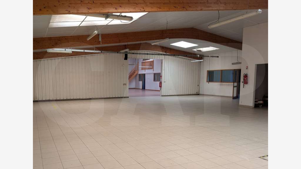 AV ou AL bâtiment d'activités 700m² à Vannes Ouest