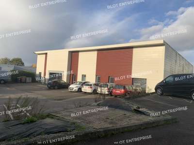 À LOUER - LOCAL D'ACTIVITÉS 821 m² - PLOEREN