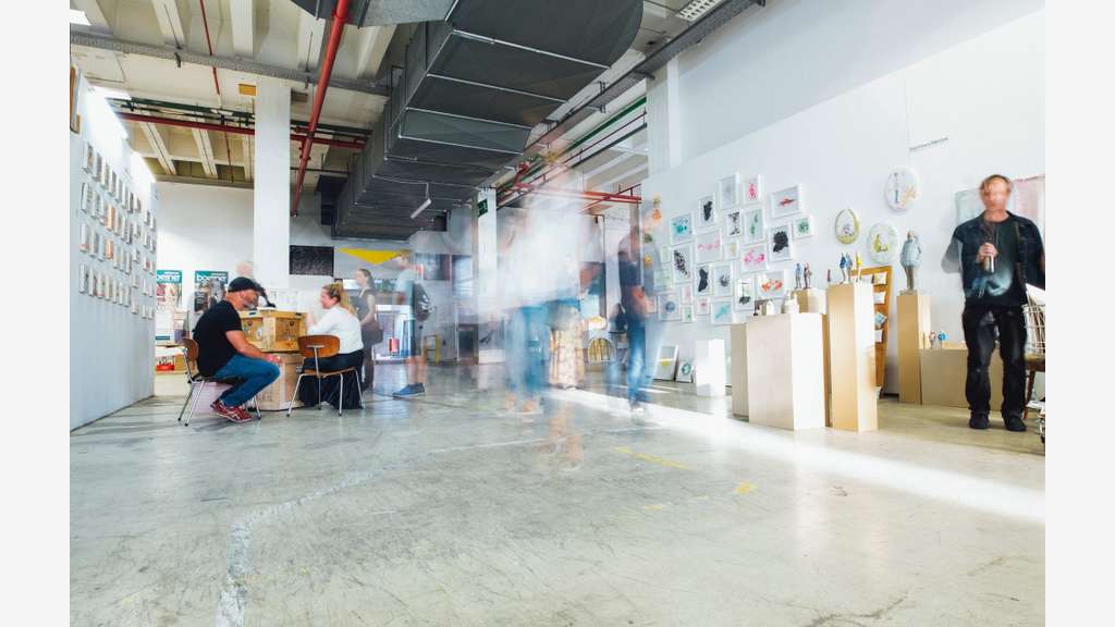 Loue local d'activité de 800m² +parking à Ploeren