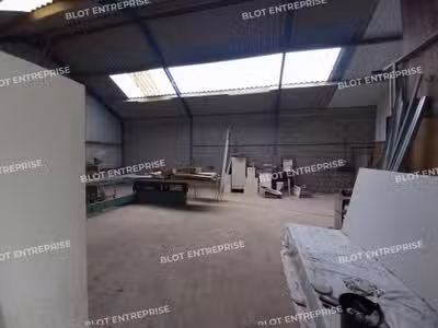 A louer local d'activités 215m² en ZA à Ploeren
