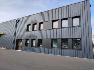 A louer bureaux de 230m² au 1er étage à Ploudaniel