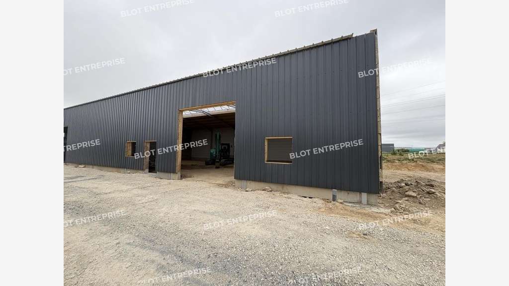 A louer locaux 372m² Plouédern zone Sant Alar
