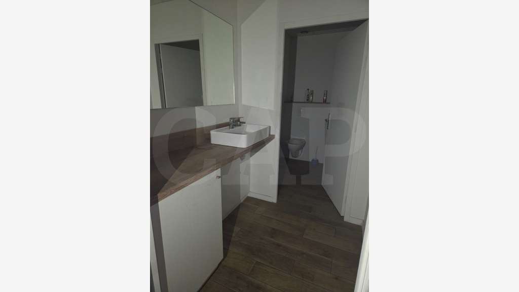 A louer local 340m² à Ploufragan zone Châtelets