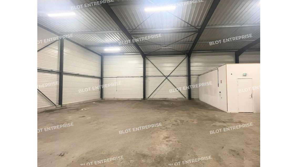 A louer bâtiment indépendant 370m² à Ploufragan