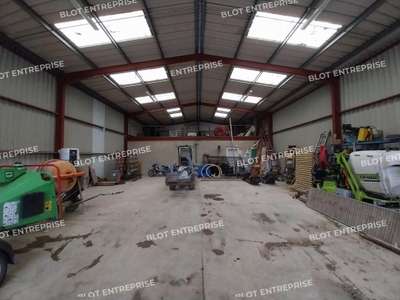 A louer local d'activités 285m² à Plougoumelen