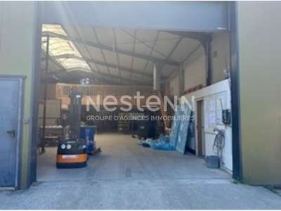 Loue local d'activité 630m² pleine visibilité 56
