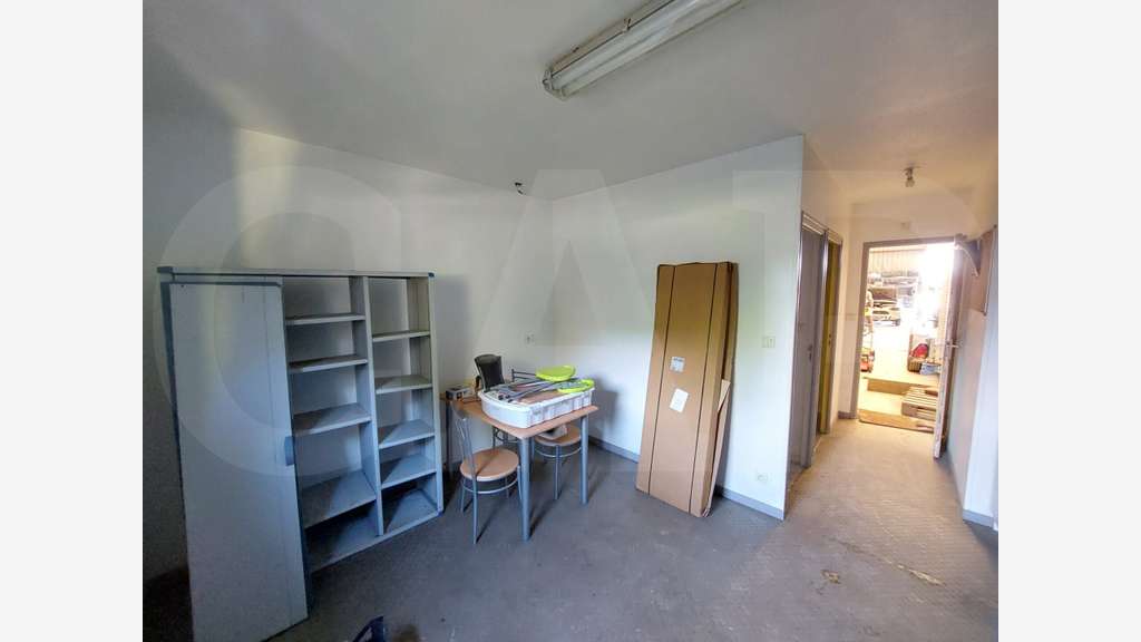 A louer local d'activité 277m² à Plougoumelen