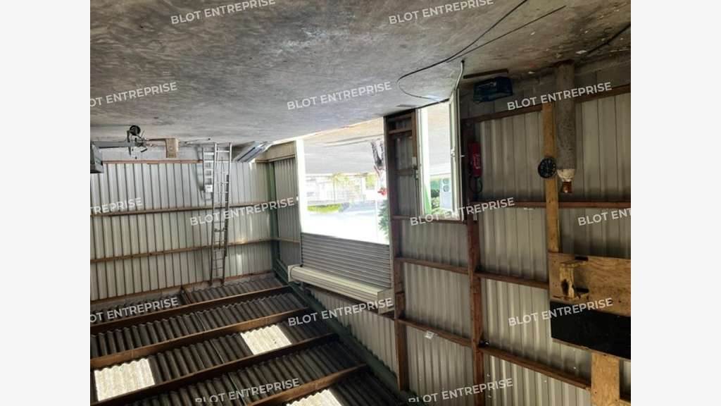 À LOCATION - LOCAL D'ACTIVITES 200 M² - PLOUHA