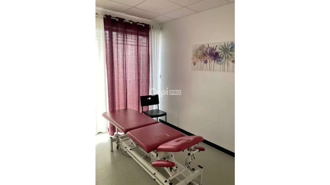 Local professionnel 40m² à louer Plouhinec centre