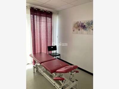 Local professionnel 40m² à louer Plouhinec centre