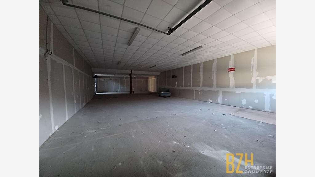 A LOUER - LOCAL D'ACTIVITE 200m2 - PLOUHINEC
