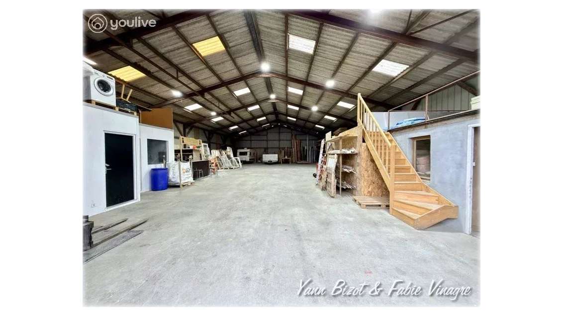 A louer hangar 500m² empl stratégique Plouvorn