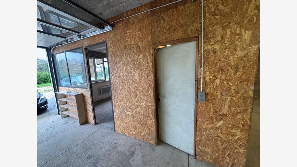 À vendre Local atelier de 170m² à Pluguffan