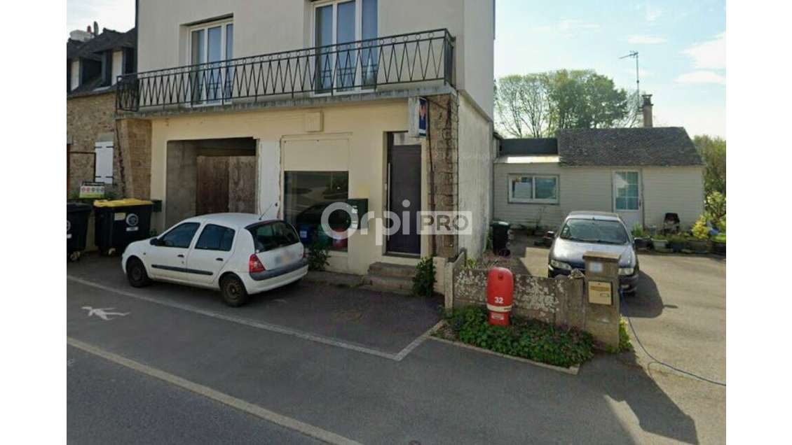 Local d'activité 222m² à louer à Pluvigner 