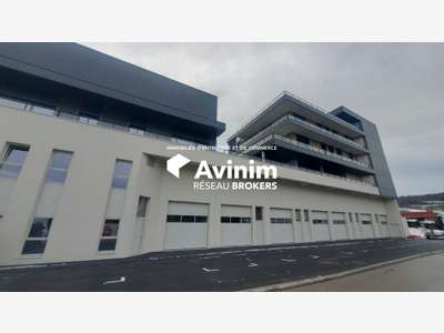 Box professionnel neuf 116m² à louer Poisy