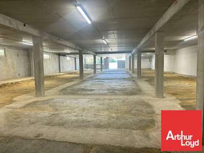Location Locaux d'activités - Entrepôts à Poitiers