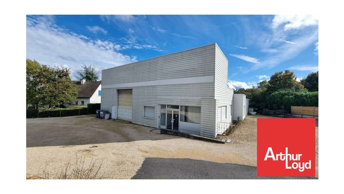 Local d'activité 772m² à louer à Poitiers 