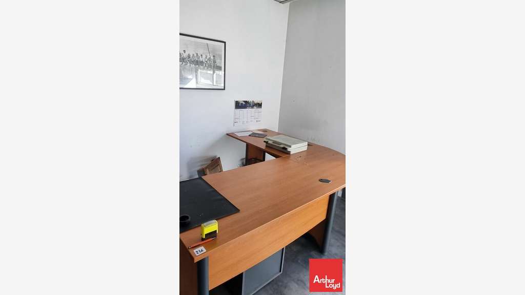 Local d'activité 772m² à louer à Poitiers
