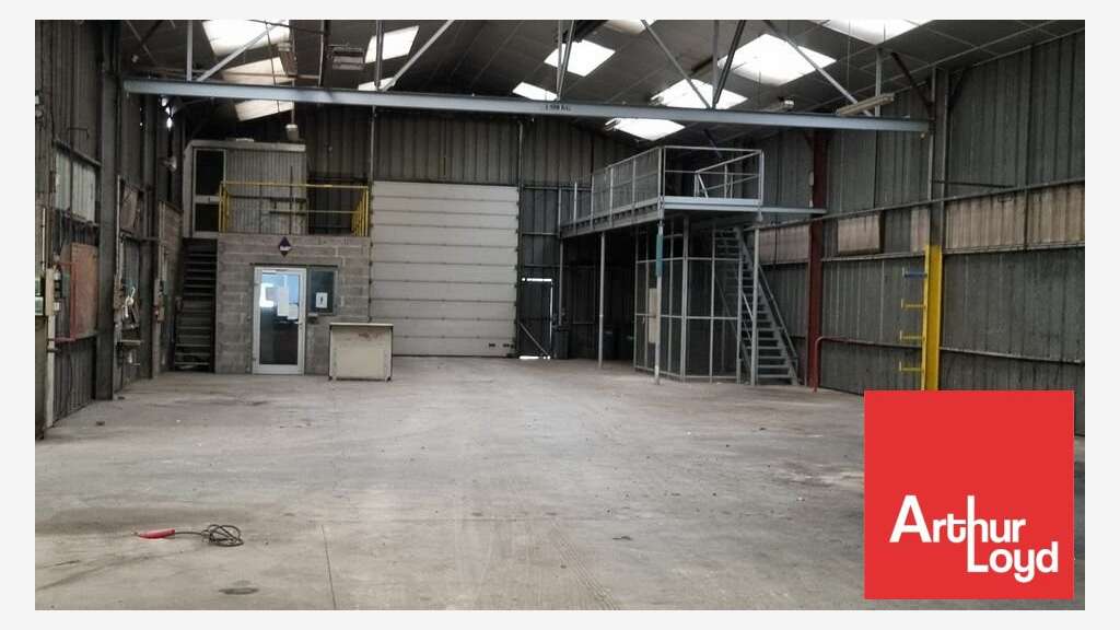 Local d'activité 772m² à louer à Poitiers