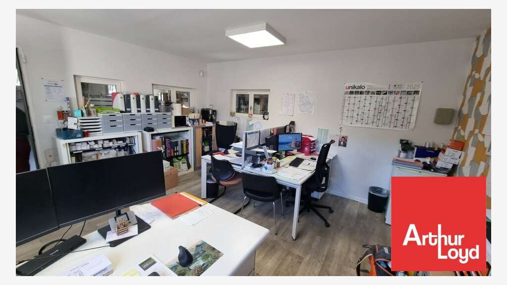 A louer local d'activité de 261m² à Poitiers Sud