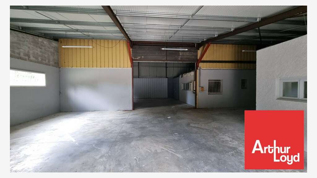 A louer local d'activité de 261m² à Poitiers Sud
