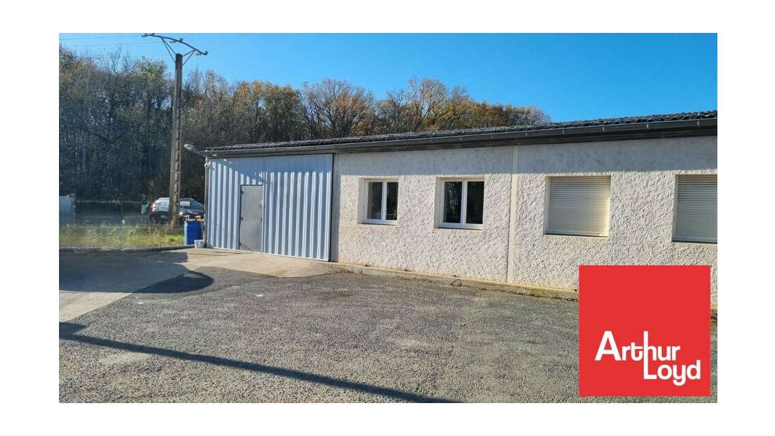 A louer local d'activité de 261m² à Poitiers Sud
