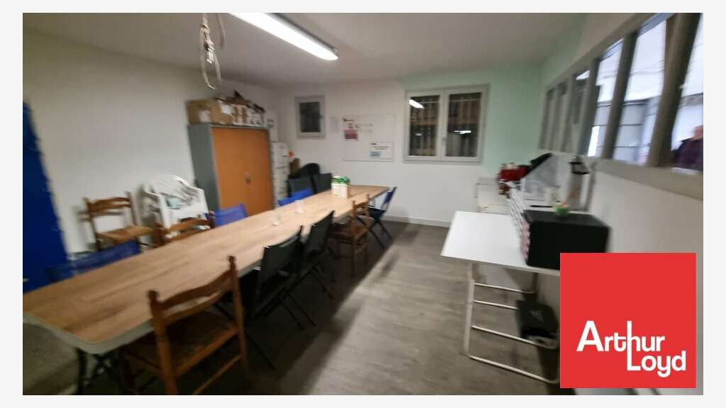 A louer local d'activité de 261m² à Poitiers Sud