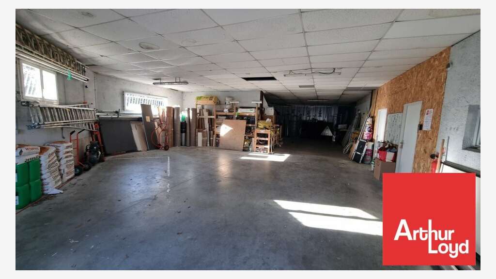 A louer local d'activité de 261m² à Poitiers Sud