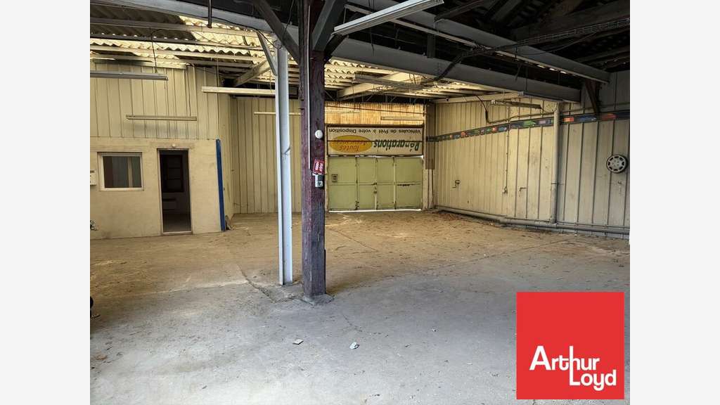 Local d'activité 273m² à louer à Poitiers