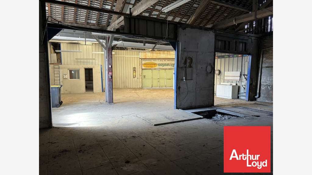 Local d'activité 273m² à louer à Poitiers