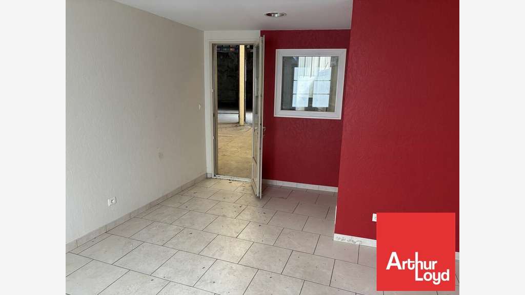 Local d'activité 273m² à louer à Poitiers
