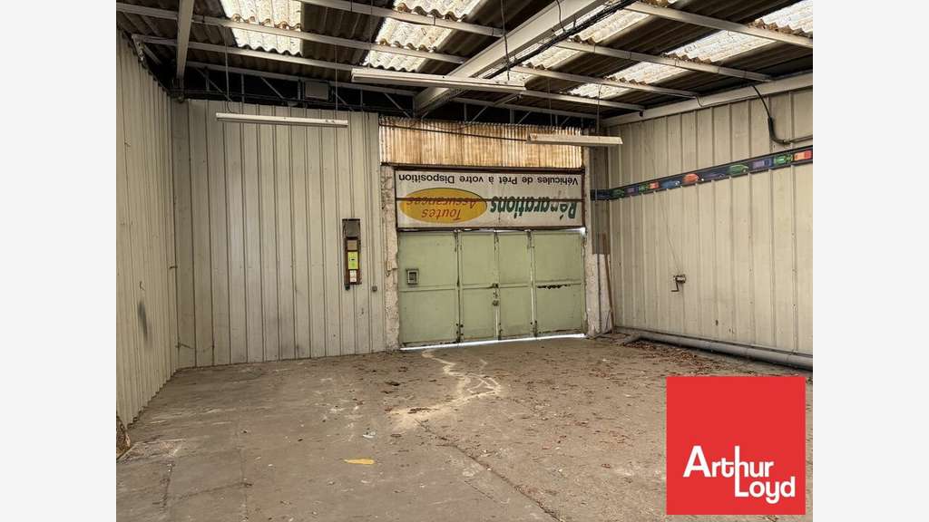 Local d'activité 273m² à louer à Poitiers
