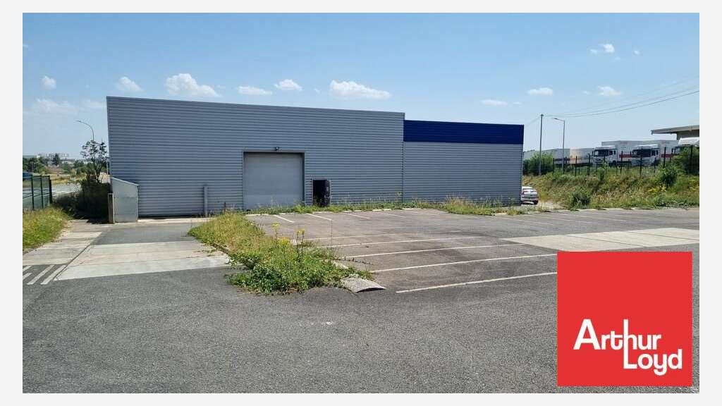 Bâtiment d'activité 400m² à louer à Poitiers