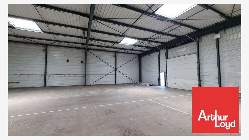 Bâtiment d'activité 400m² à louer à Poitiers