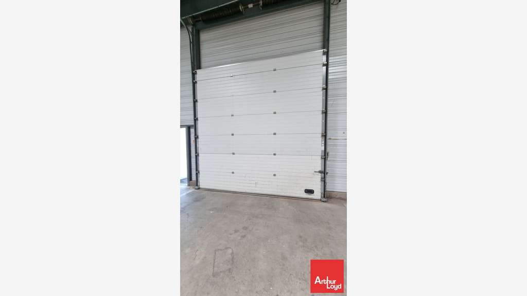 Bâtiment d'activité 400m² à louer à Poitiers