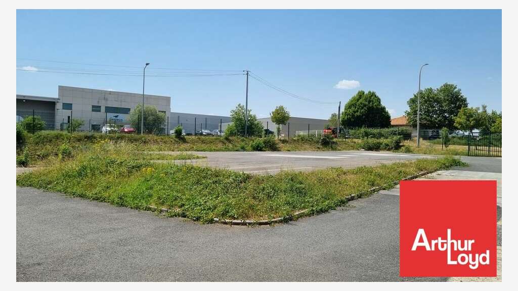 Bâtiment d'activité 400m² à louer à Poitiers