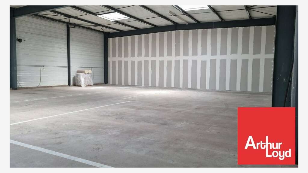 Bâtiment d'activité 400m² à louer à Poitiers