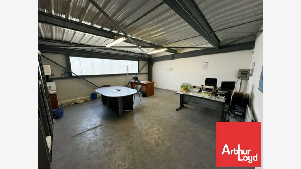 Local d'activité lumineux 134m² à louer à Poitiers
