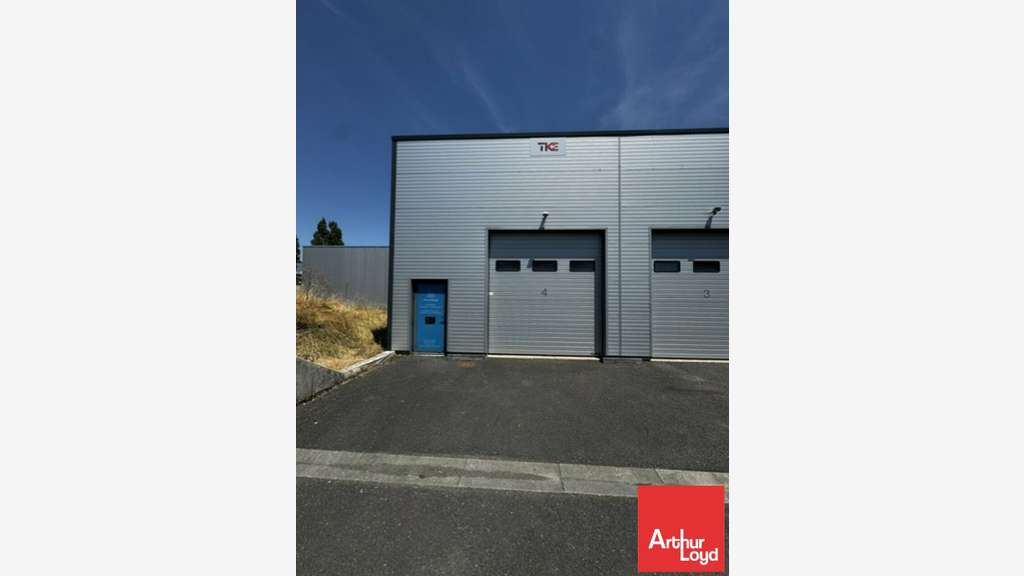 Local d'activité lumineux 134m² à louer à Poitiers