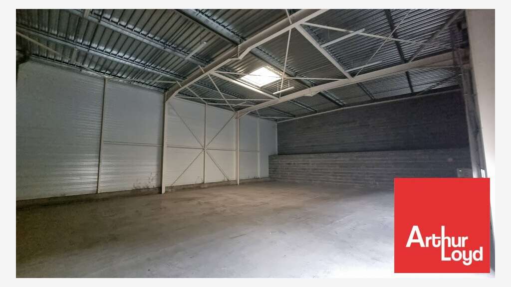 Entrepôts de 285m² à louer en zc Sud Poitiers