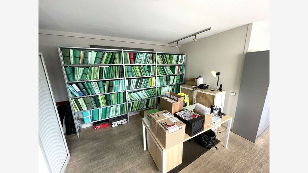 Local d'activité 958m² à louer Poitiers République