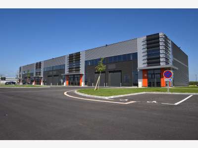 À louer – Locaux d'Activités de 120 à 400 m² à Poi