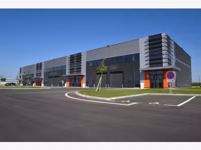 À louer – Locaux d'Activités de 120 à 400 m² à Poi