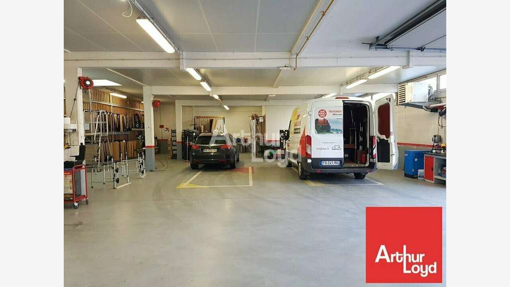 Local activité 525m² à louer Poitiers axe majeur