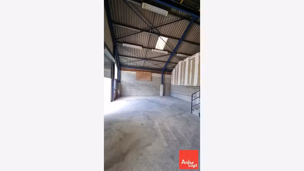 Entrepôt de 70m² à louer en ZA dynamique Poitiers